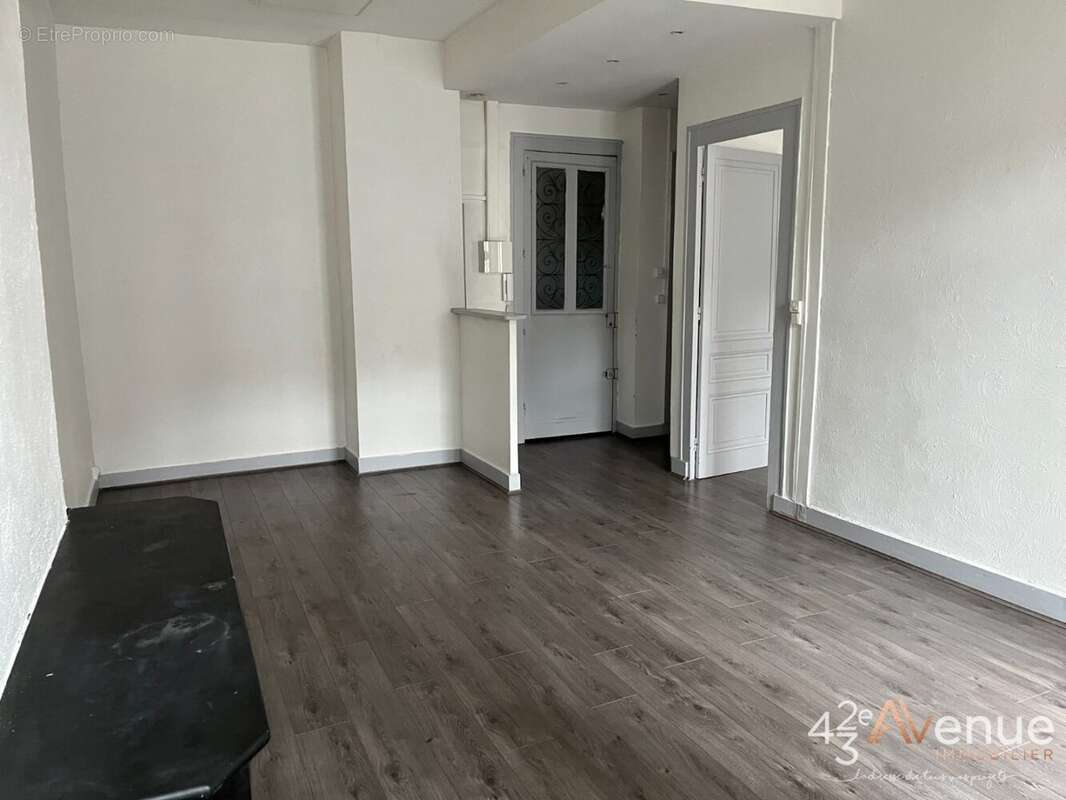 Appartement 50 m² à Saint-Etienne  - photo 8