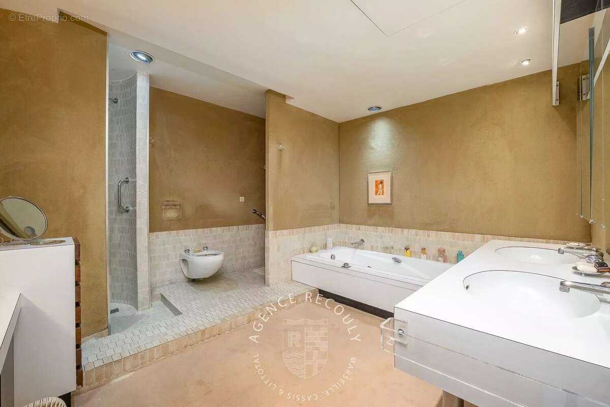 Appartement à MARSEILLE-8E