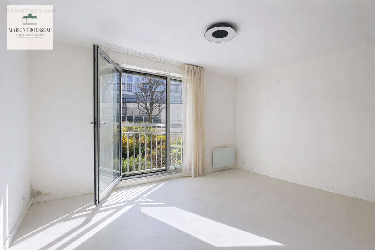 Appartement à PARIS-19E