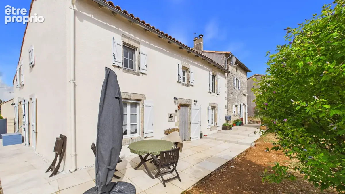 Charmante maison de village rénovée de 4 chambres avec dépendances, terrasse et jardin - photo 14