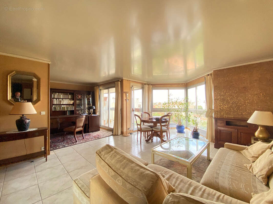 Appartement à SAINT-MAUR-DES-FOSSES