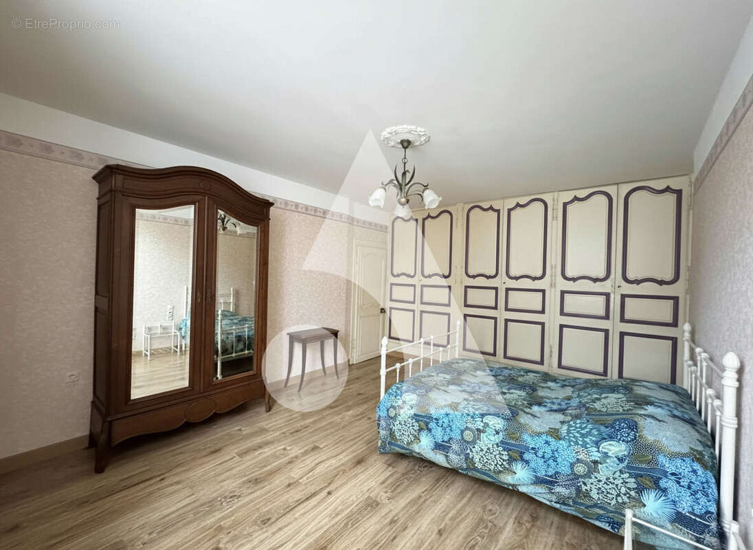 Maison à NEUFCHATEAU