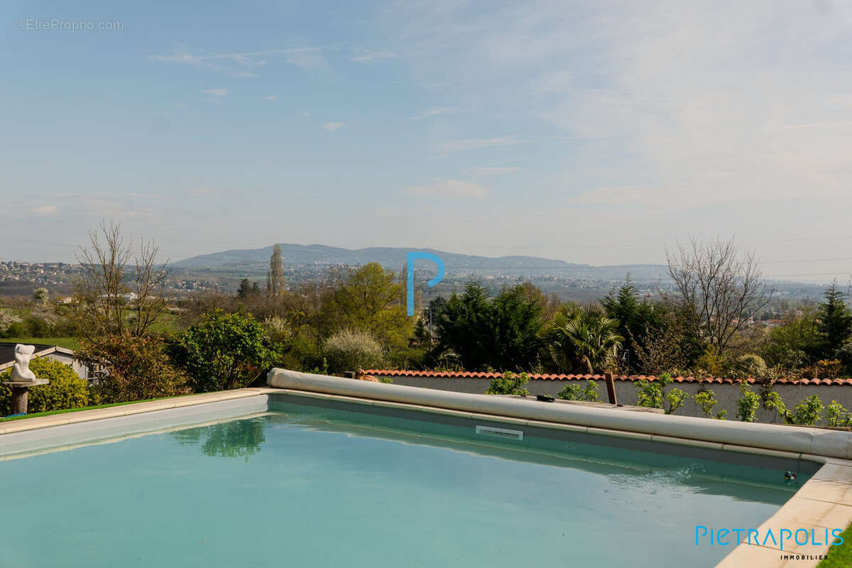 Maison à SAINTE-CONSORCE