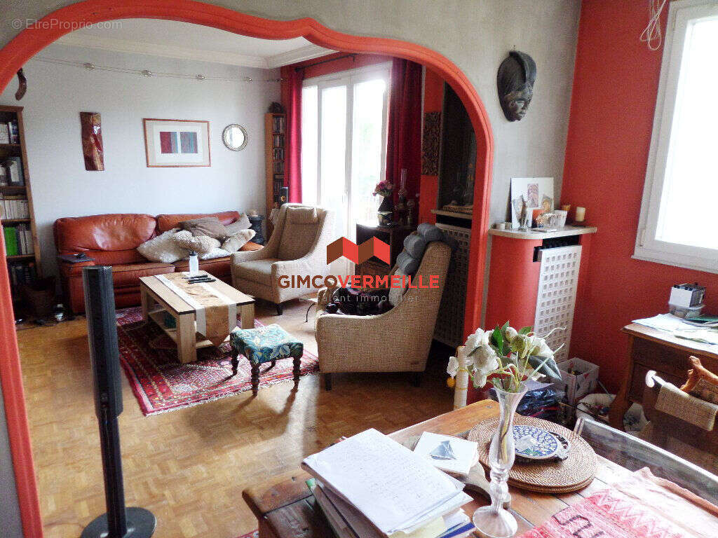 Appartement à LA CELLE-SAINT-CLOUD