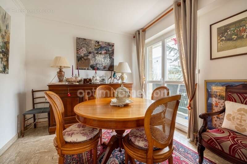 Appartement à L'HAY-LES-ROSES