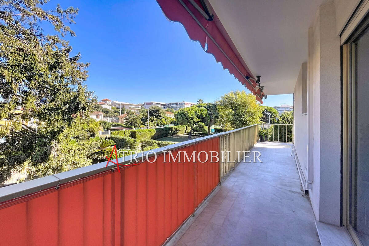 Appartement à SAINT-LAURENT-DU-VAR