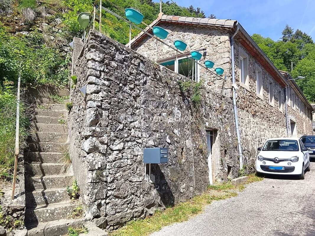 Maison à SAINT-JULIEN-DU-GUA