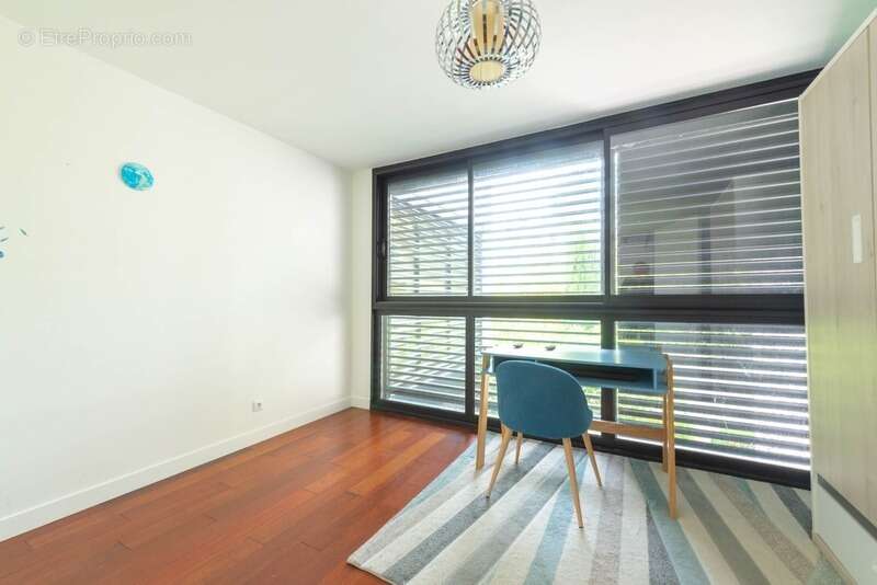 Maison à LA GARENNE-COLOMBES