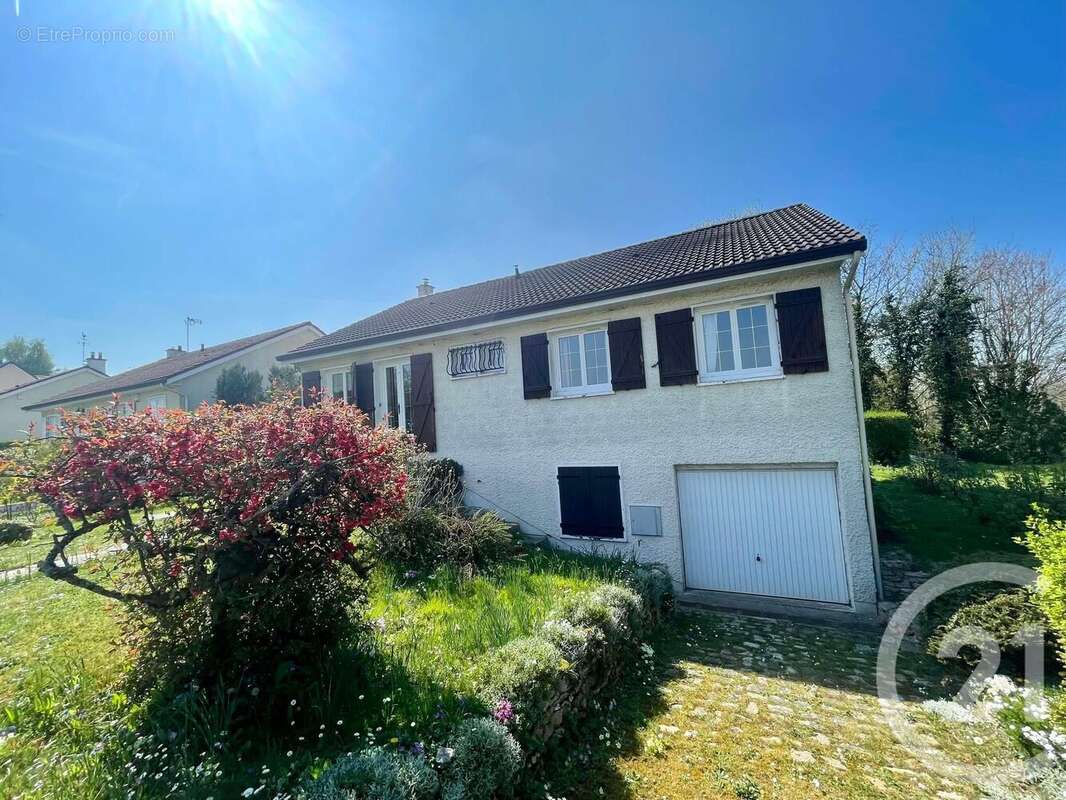 Maison à DAMMARTIN-EN-GOELE