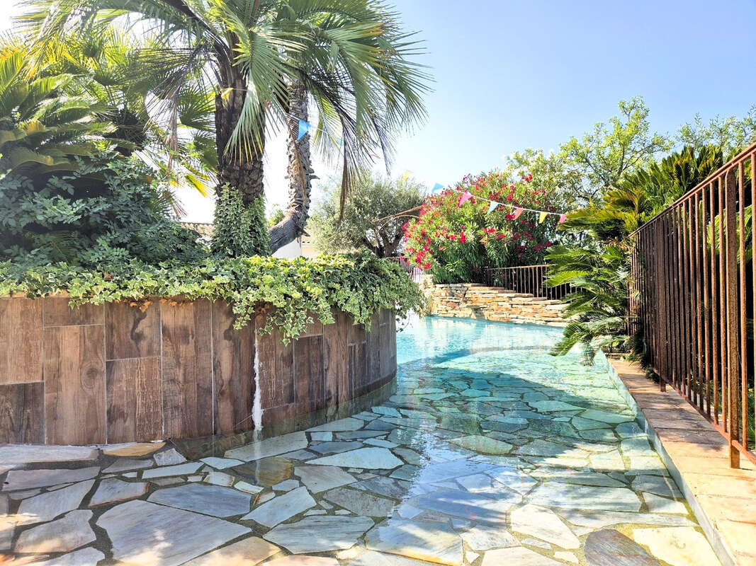 Villa  d'exception avec jardin, piscine, pool house et dependance - photo 29