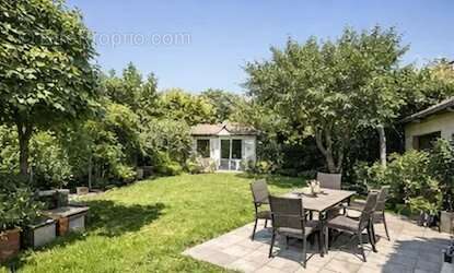 Commerce à NANTERRE