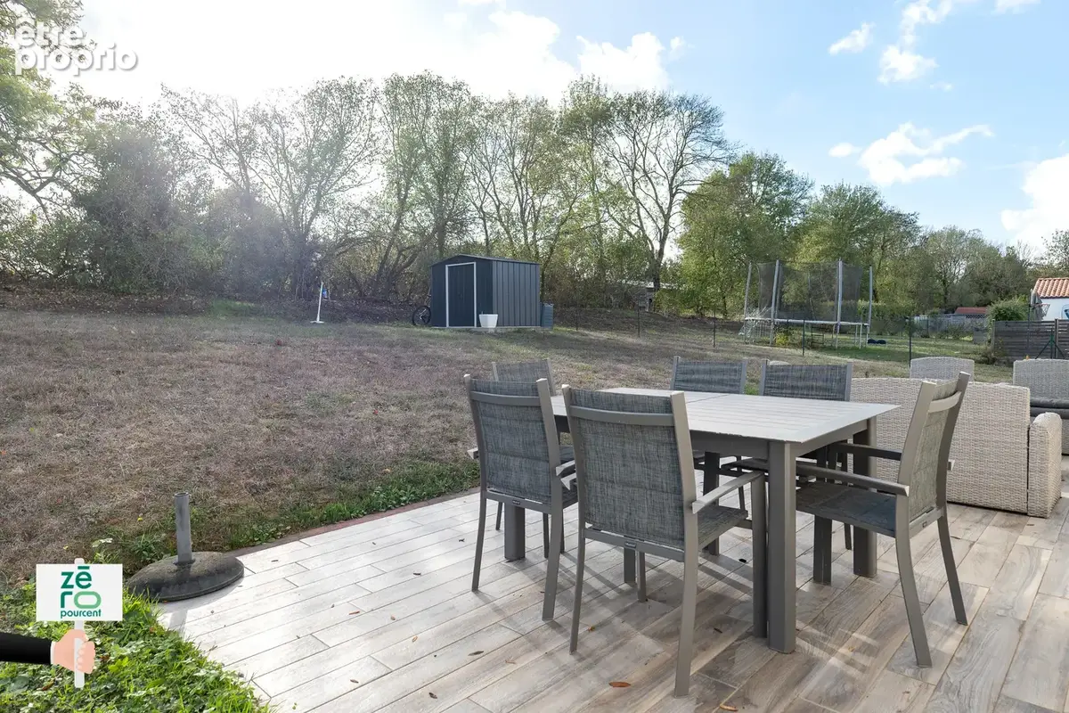 A Bessay, Construction 2017, 3 chambres, garage et jardin arboré de 1 000 m2 - photo 2