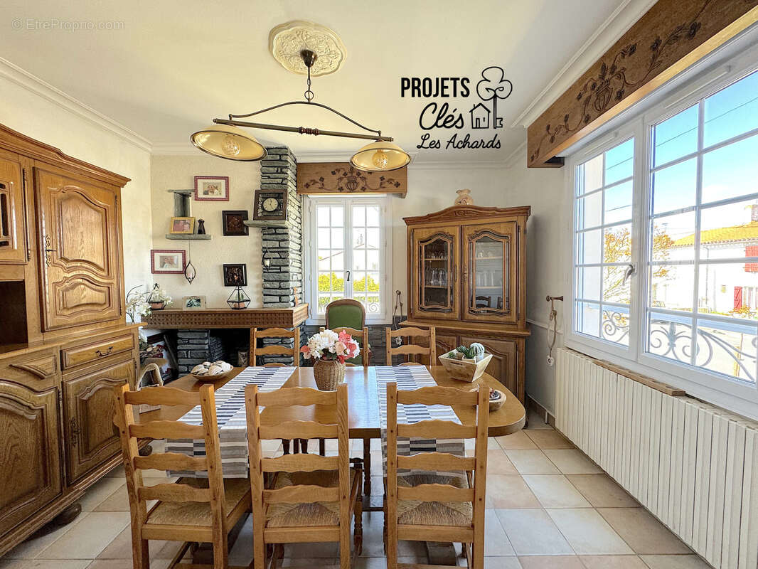 Maison à étage, 3 chambres, avec un grand garage - 540m2 de parcelle - photo 4