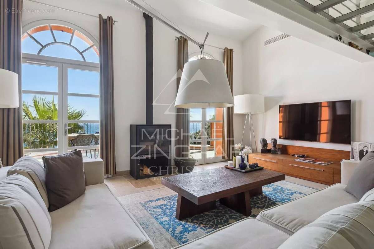 Maison à THEOULE-SUR-MER