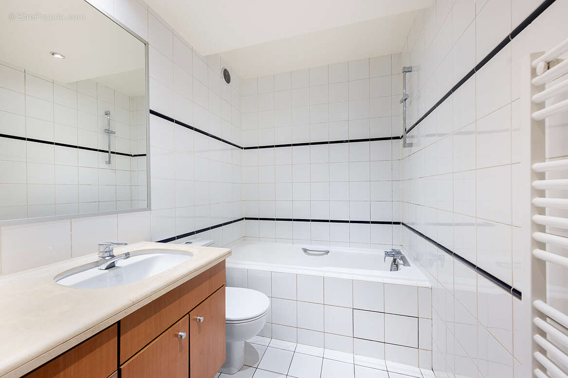 Appartement à LEVALLOIS-PERRET