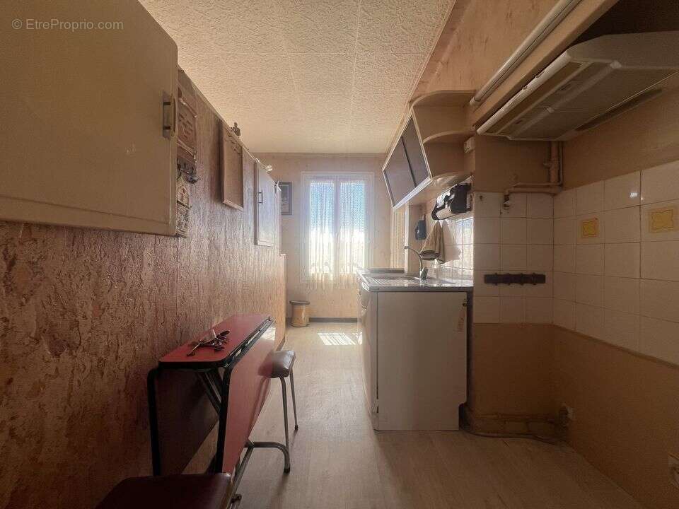 cuisine t3 avec balcon clairimmo blancarde - Appartement à MARSEILLE-4E