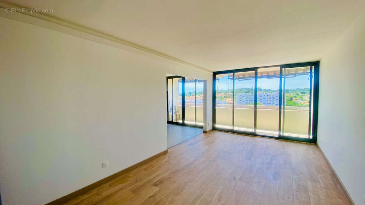 Appartement à LE CANNET
