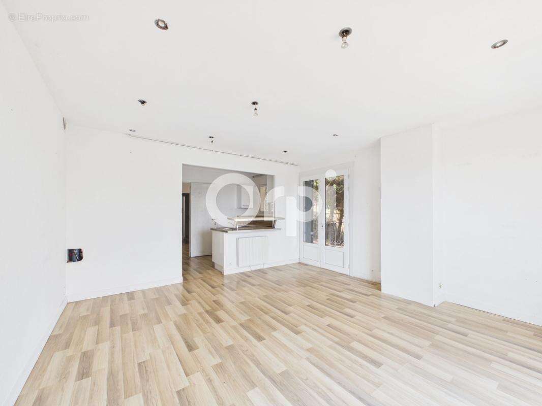 Appartement à LE BAR-SUR-LOUP