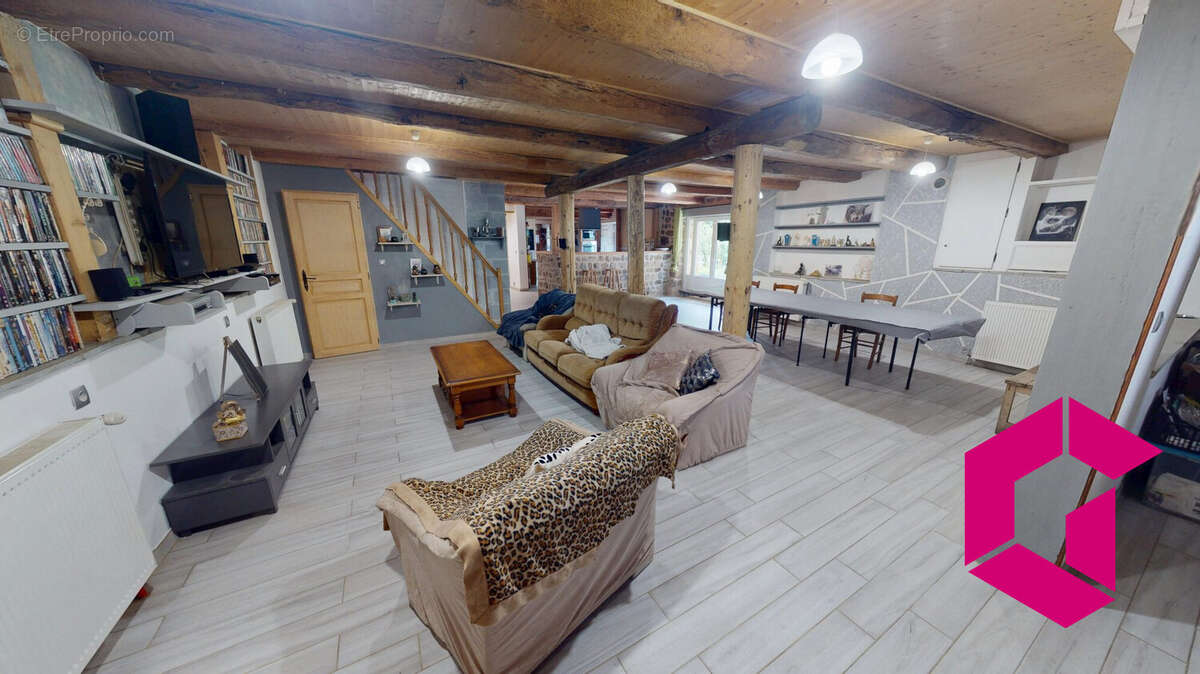 Maison à SAUVESSANGES