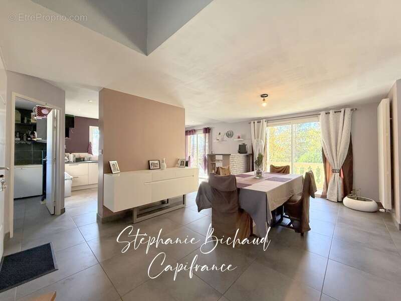 Maison à CHATEAUVIEUX