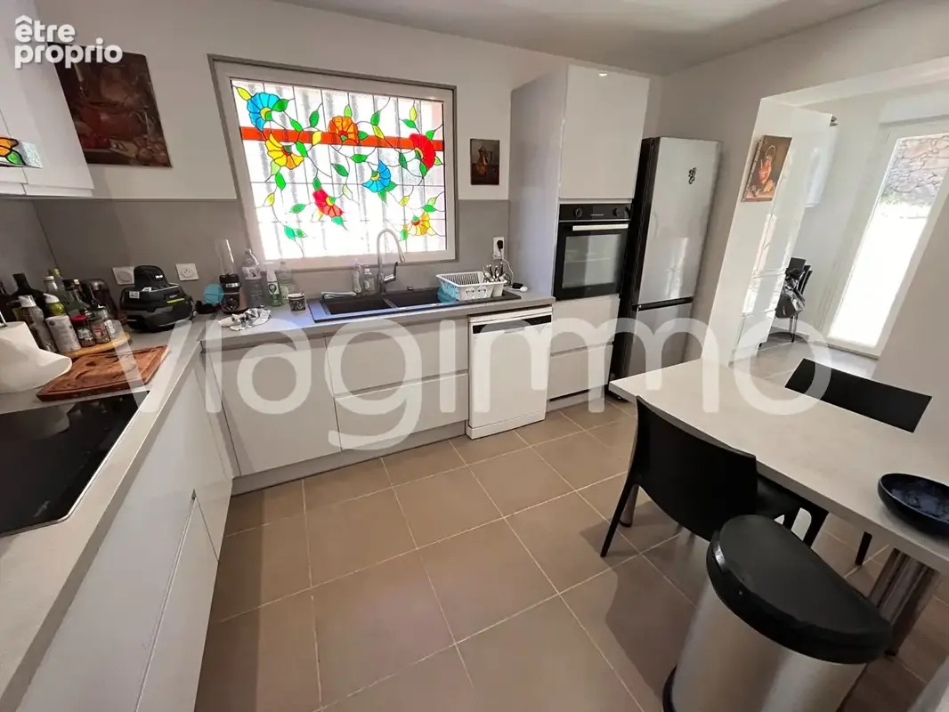 Maison Vaullauris- Hauteurs Golfe Juan 4 pièce(s) 132.15 m2 avec belle vue mer - photo 2
