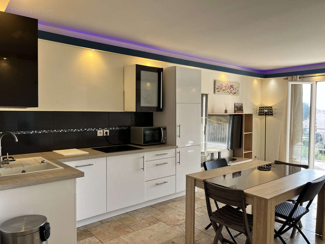 Appartement à SIX-FOURS-LES-PLAGES