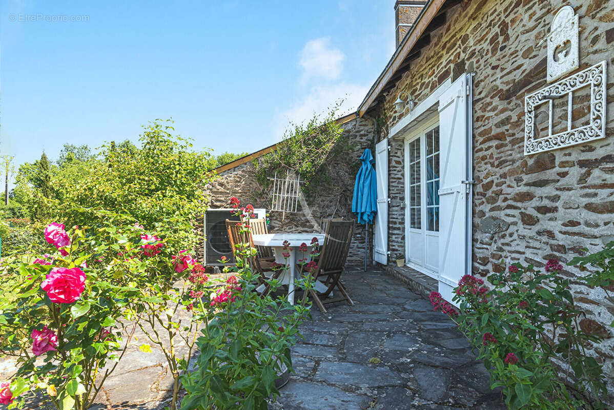Maison de caractère à vendre à La Possonnière, implantée sur un magnifique terrain d'un hectare. - photo 13