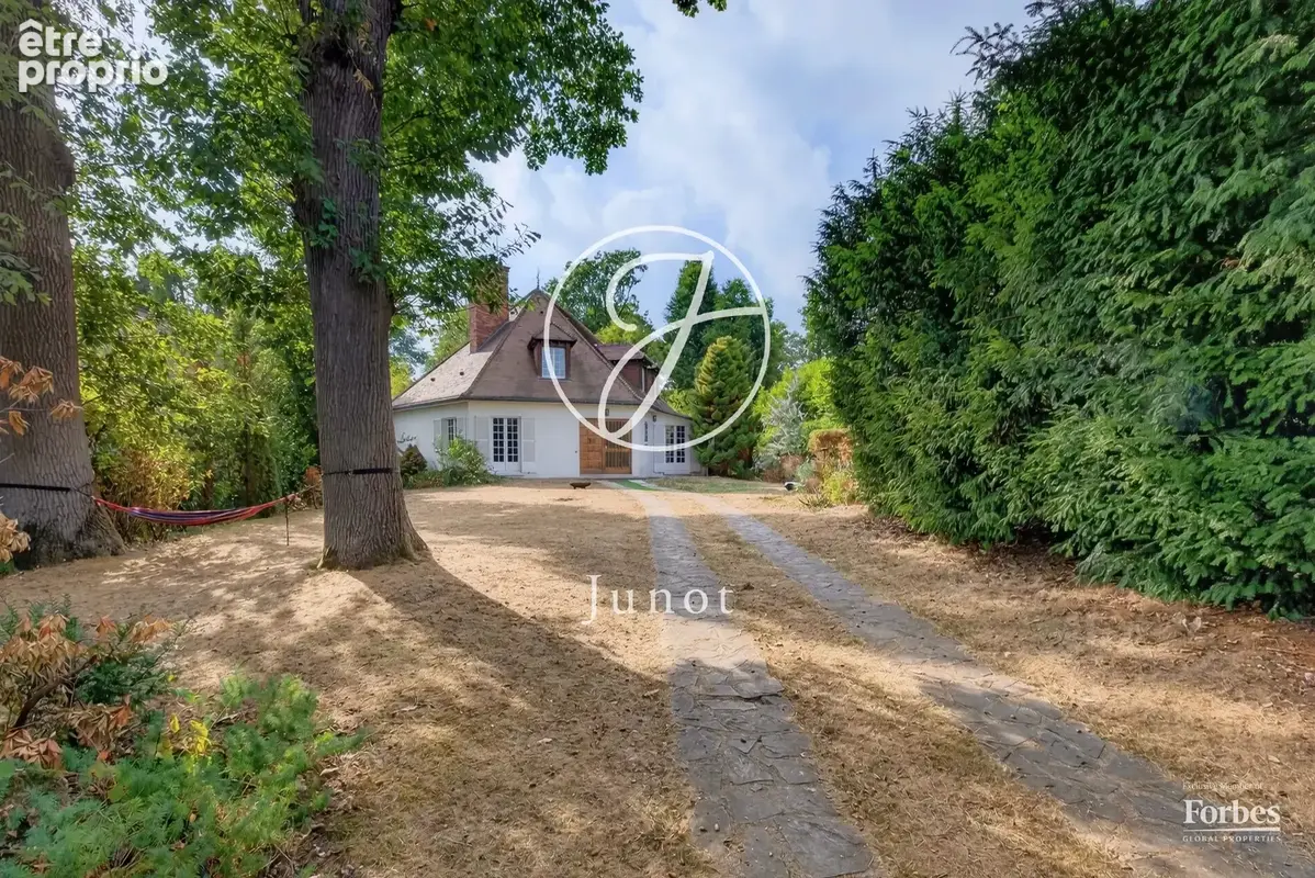 Garches - POINCARÉ - Maison de 266 m² - 5 chambres - Terrain de 1300 m² - photo 16