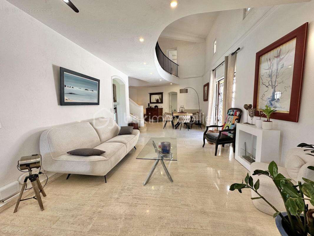 Cannes - petit juas - a vendre -  villa de charme 177m2 - jardin, piscine chauffée, double garage - au calme a 10min de la crois - photo 5
