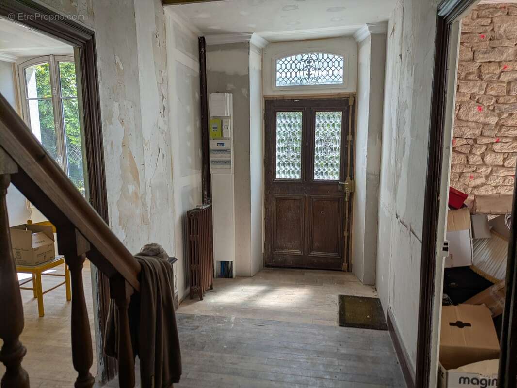 Guemene sur scorff maison bourgeoise  7 pièces 185 m² environ avec garage et dépendances,un puits une parcelle de 3706m² - photo 6