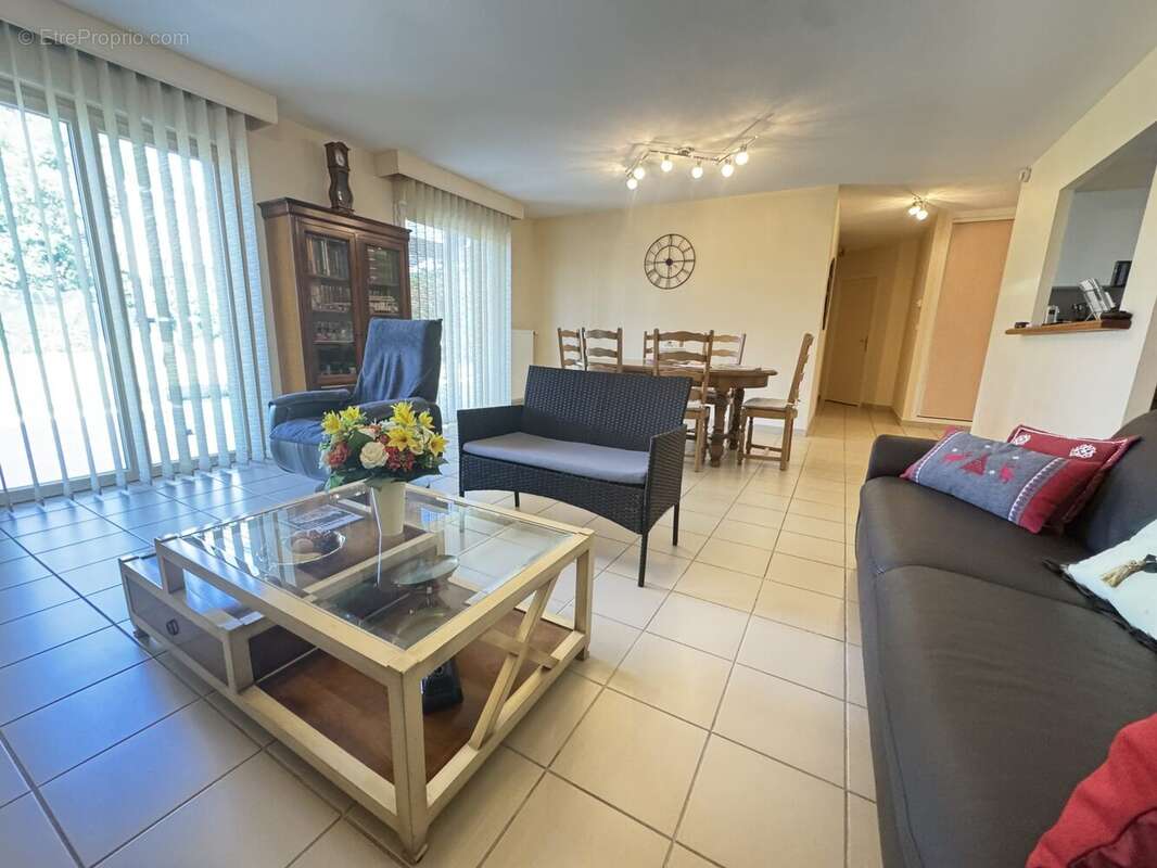 Maison 100 m² à Estivareilles  - photo 3