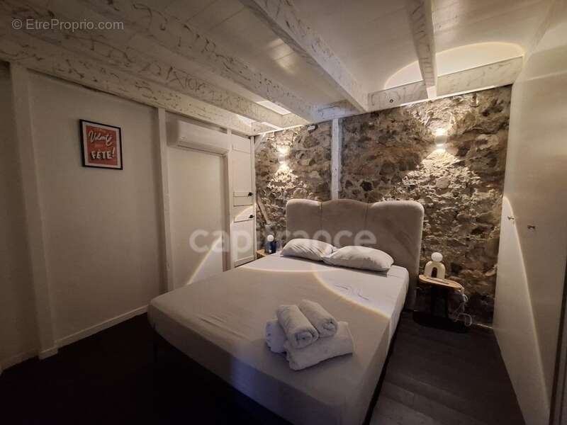 A vendre - Maison de Bourg Atypique et Rénovée – Vue Mer et Montagne – Saint-Pierre (972) - photo 13