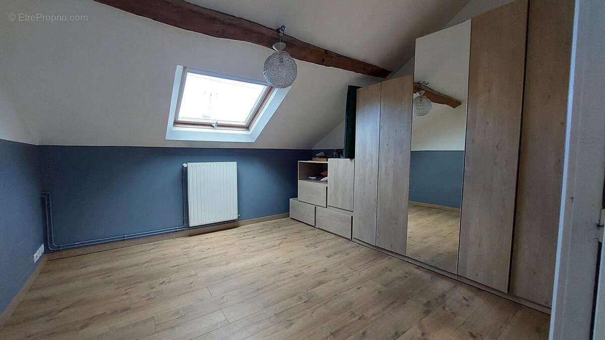 Chambre 2 - Maison à PONTOISE