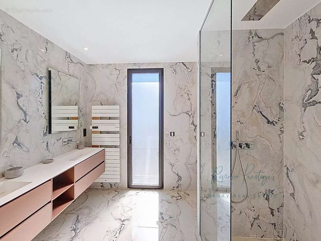 Villa contemporaine neuve avec piscine miroir - vue mer - photo 9