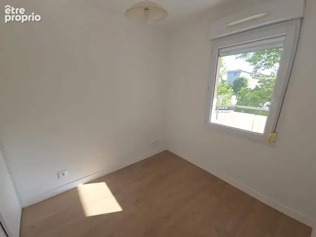 T1 bis à Purpan avec balcon et parking - photo 4