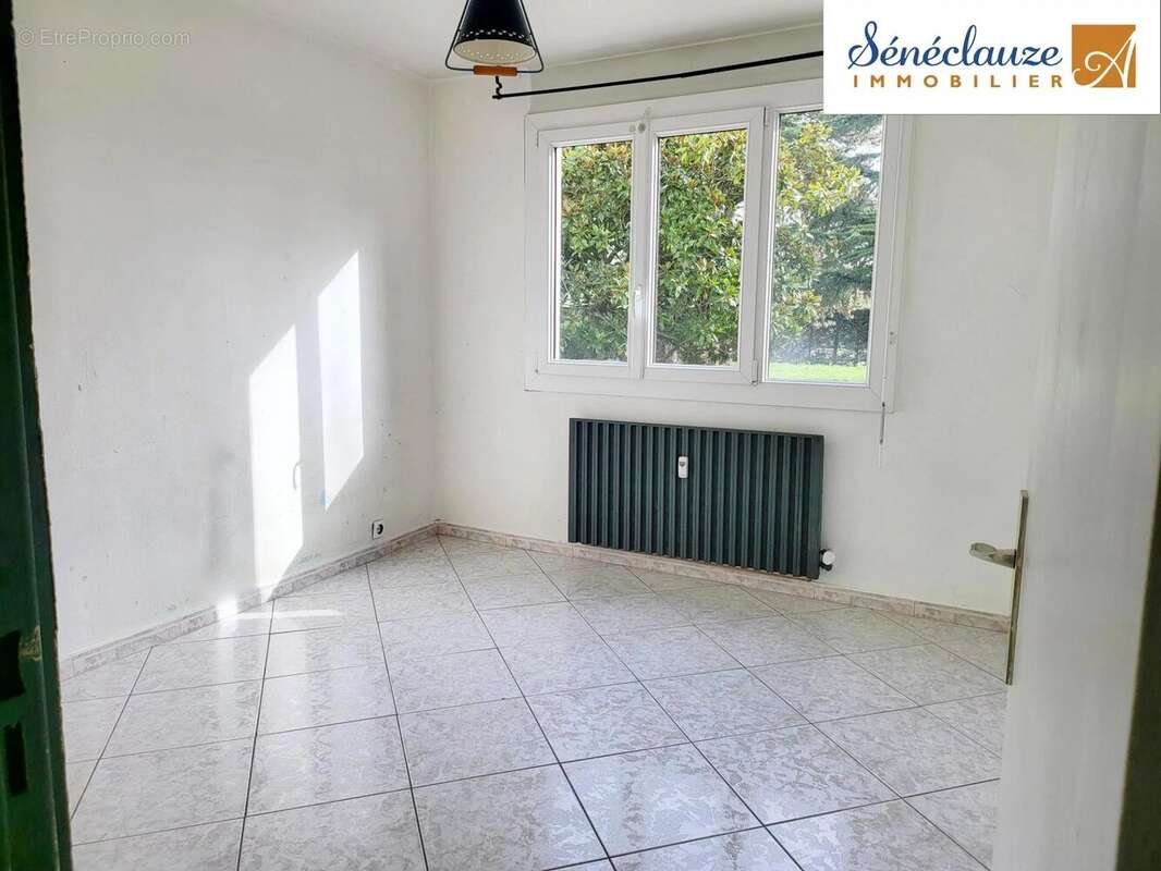 Appartement à SAINT-GENIS-LAVAL