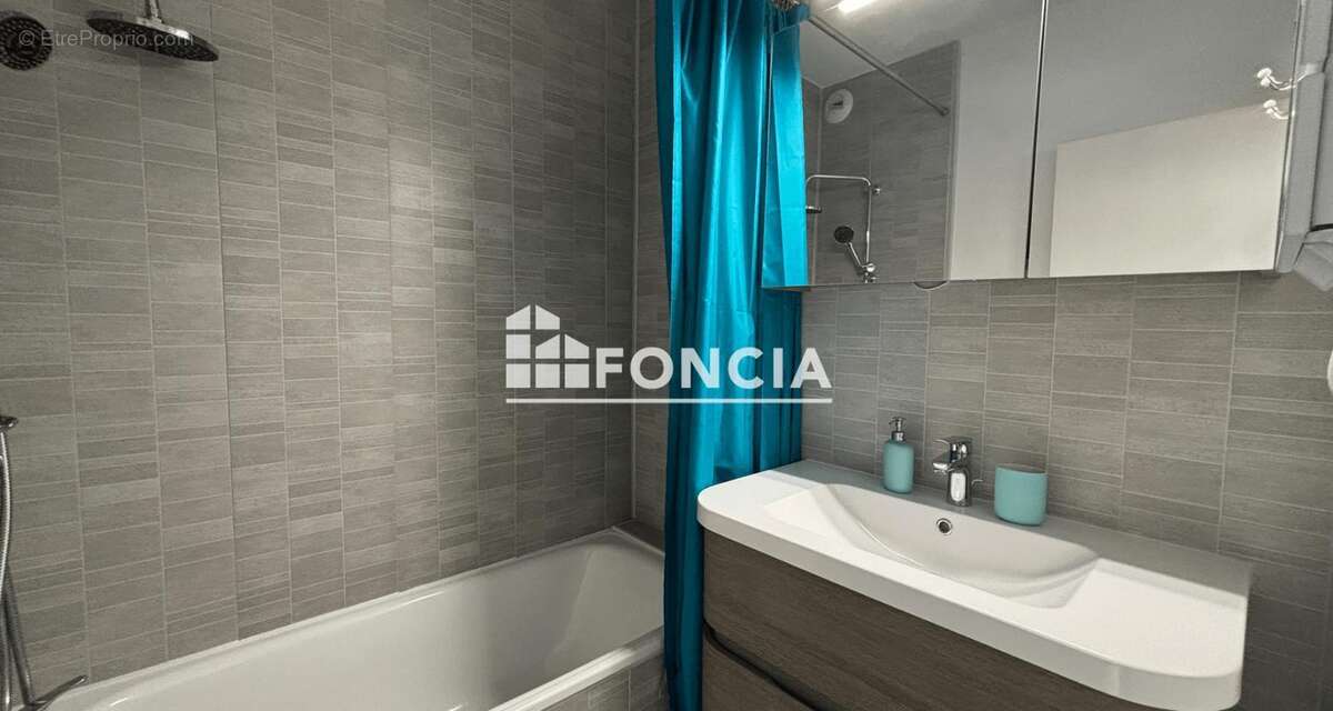 Appartement à MEYZIEU