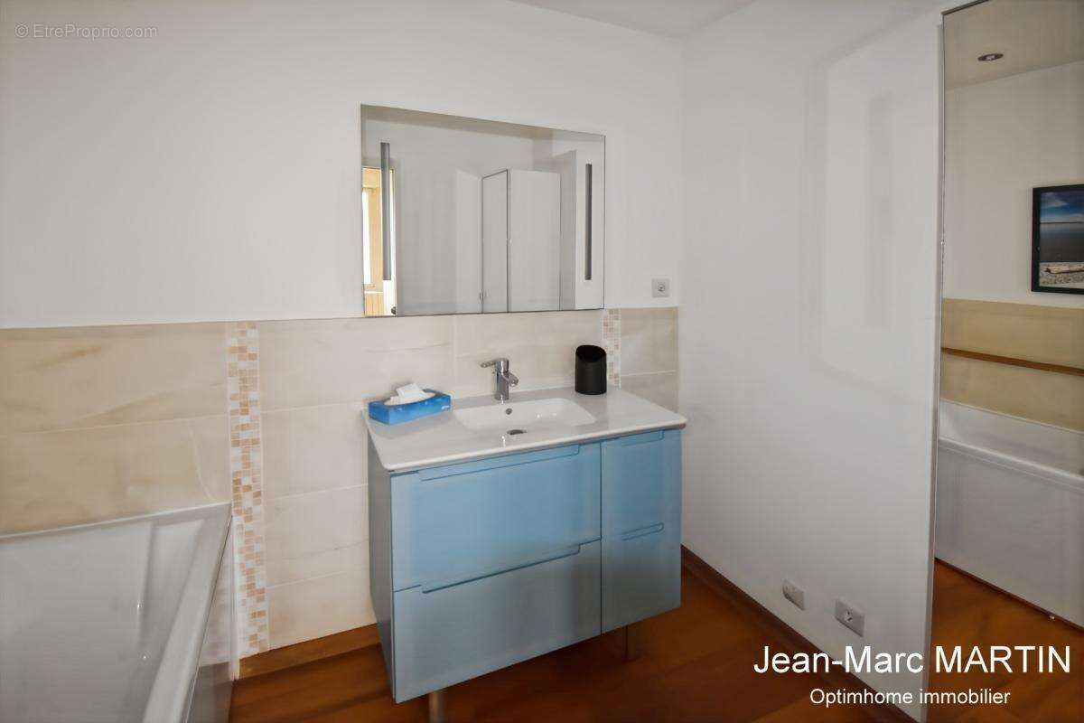 Villeneuve-d’Ascq – Appartement 107 m² avec rez-de-jardin privatif fermé et sécurisé – Résidence de standing – Chaîne des Lacs à - photo 16
