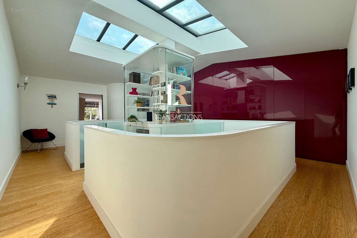 Marché central - Maison unique au design ultra contemporain avec extérieur - photo 18