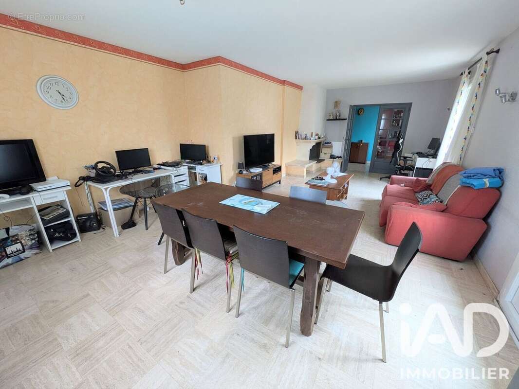 Maison 108 m² à Veigne  - photo 3