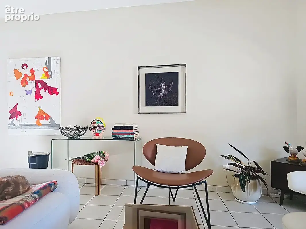 Villeneuve-lès-Avignon. Appartement 3 pièces de 102 m² avec ascenseur et parking - photo 6