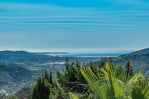 Maison à PEYMEINADE