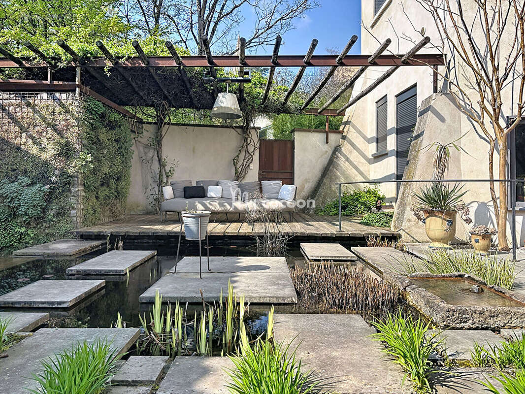 Maison à SAINT-CYR-AU-MONT-D'OR