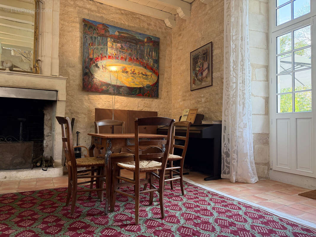 Maison à MONTROY