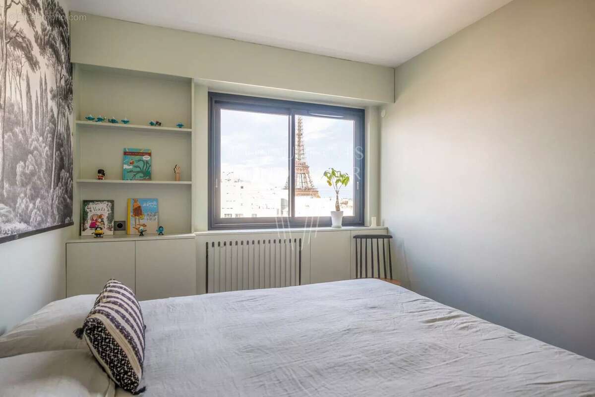 Appartement à PARIS-15E