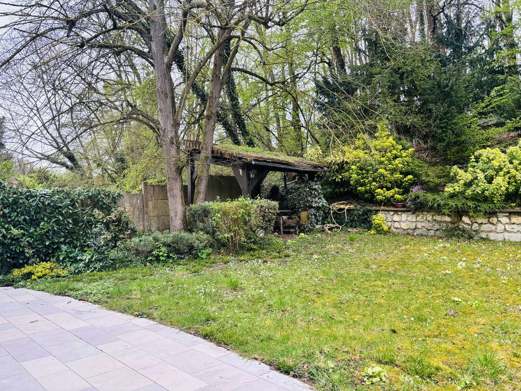 Maison à VERNEUIL-EN-HALATTE