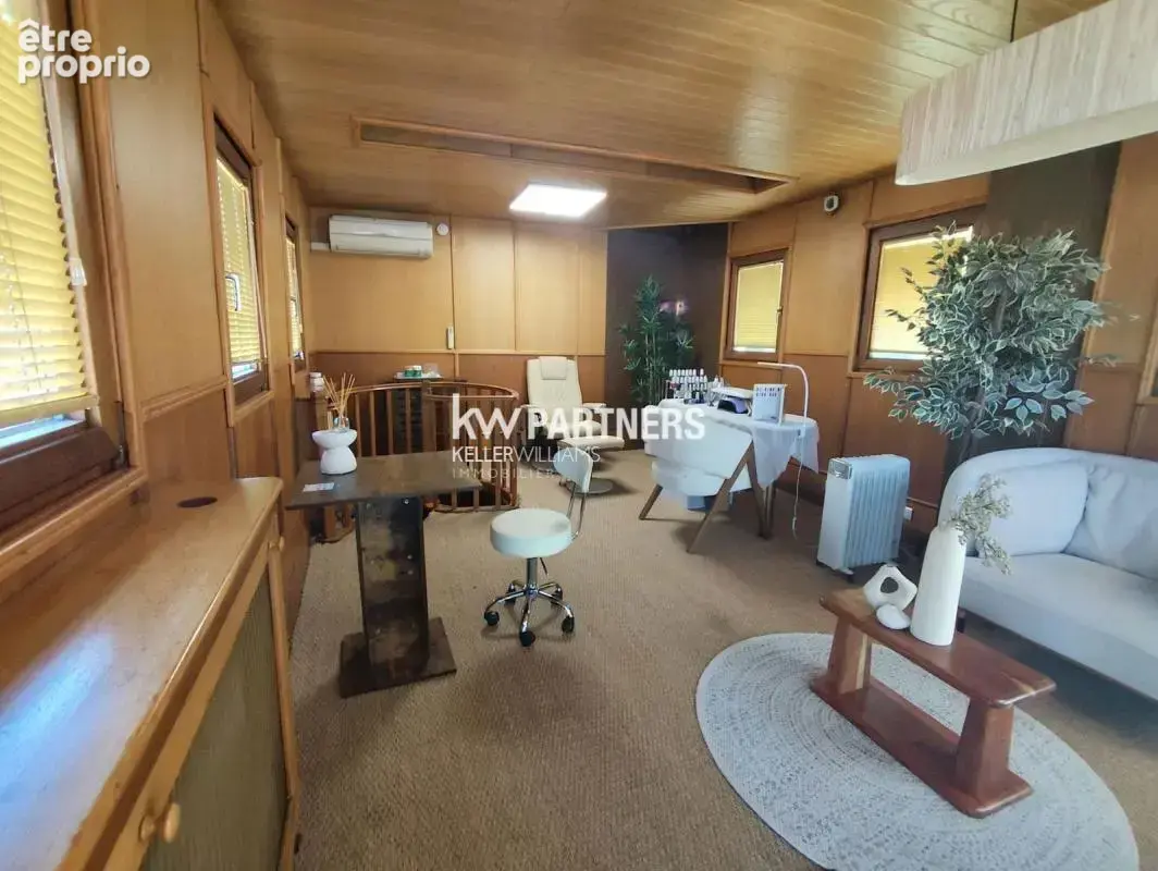À vendre -Péniche de bureaux de 250 m2 à Sèvres - photo 5
