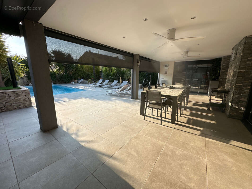 Maison à SAINT-LAURENT-D'AIGOUZE