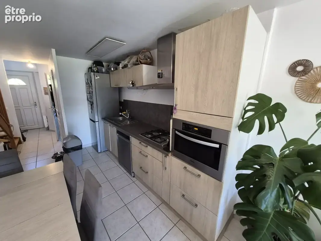 Maison jumelée de 2011 de 53 m2 édifiée sur un terrain de 190 m2 - photo 4