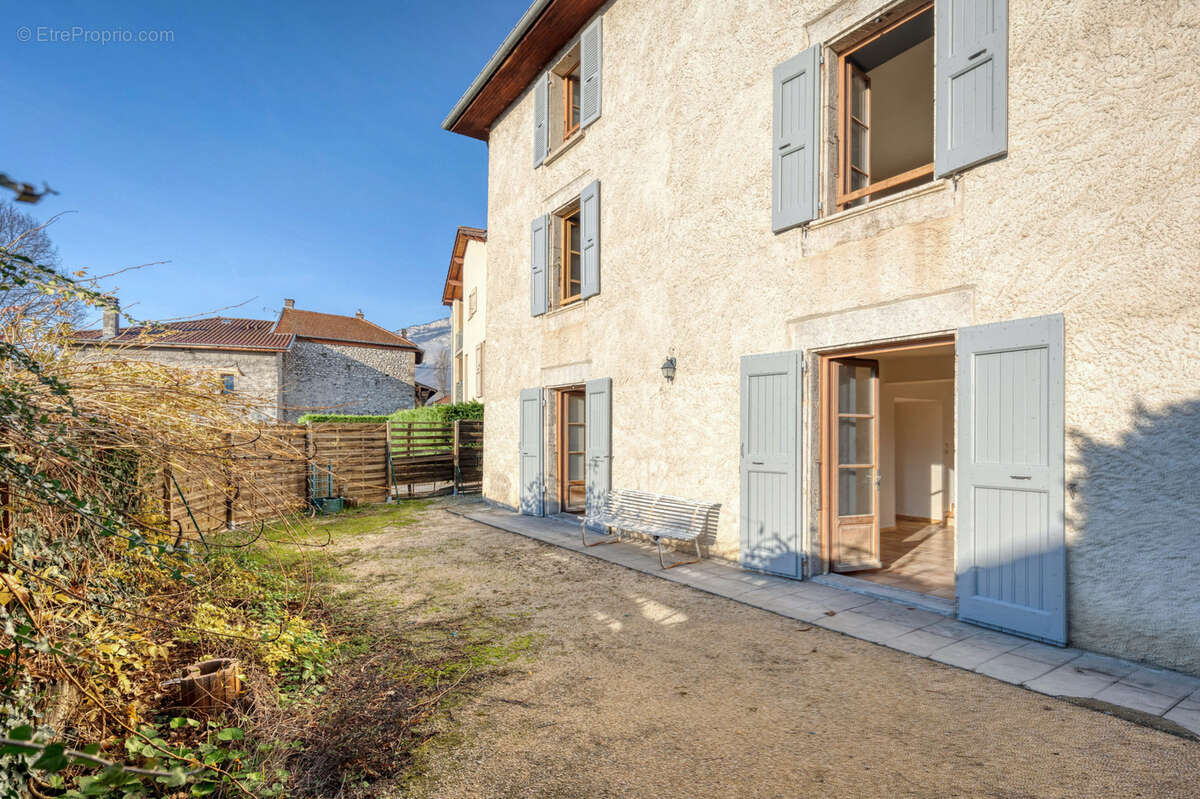 Appartement à SAINT-NAZAIRE-LES-EYMES